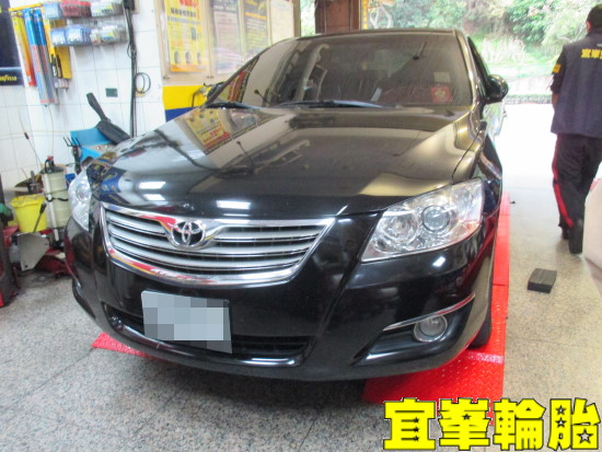 TOYOTA CAMRY  Assurance TripleMax 215/55/17 3D四輪定位