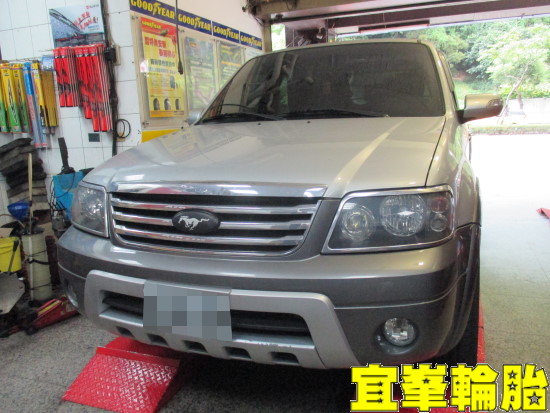 FORD ESCAPE SELENIA 5W40 輪胎對調