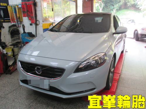 VOLVO V40 CSC5 225/45/17  W410 TPMS極致安裝 胎圈最佳化平衡 3D四輪定位