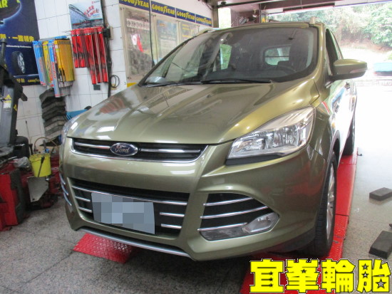 FORD KUGA Goodyear EfficientGrip SUV 235/50/18 胎圈最佳化平衡  3D四輪定位