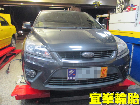 FORD FOCUS TDCI  Assurance TripleMax 215/45/17 3D四輪定位