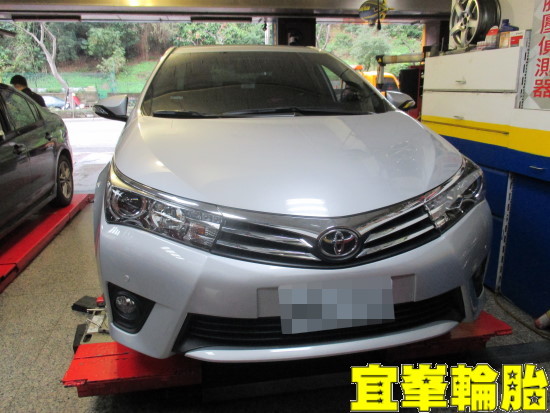 TOYOTA ALTIS 輪胎對調