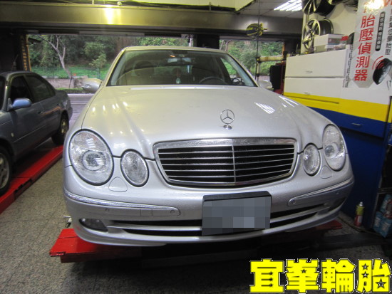 Mercedes-Benz W211 E320 GOODYEAR EfficientGrip Performance 225/55/16 3D四輪定位