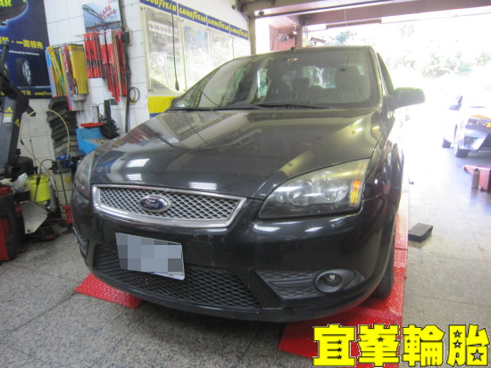 FORD FOCUS TDCI Goodyear  Assurance TripleMax 205/55/16 3D四輪定位