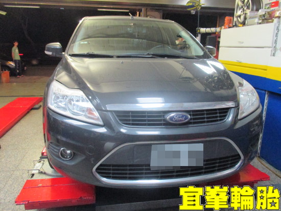 FORD FOCUS TDCI Goodyear Assurance TripleMax 205/55/16 3D四輪定位