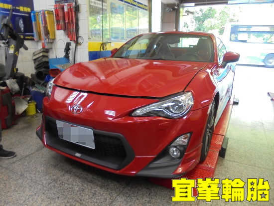 TOYOTA 86 BOHENG陶瓷競技前後來令極致安裝 碟盤車銷研磨