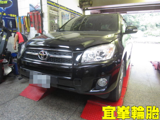 TOYOTA RAV4 BOHENG陶瓷競技前來令極致安裝 碟盤車銷研磨