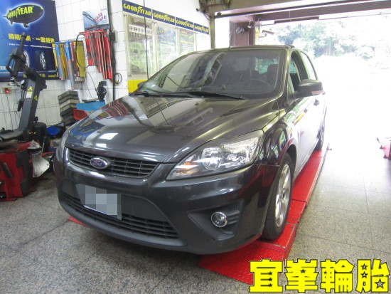 FORD FOCUS Goodyear Assurance TripleMax 205/55/16  3D四輪定位