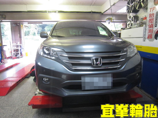 Honda CR-V Goodyear  EfficientGrip SUV 235/55/18 ORO W417 盲塞式TPMS極致安裝 3D四輪定位