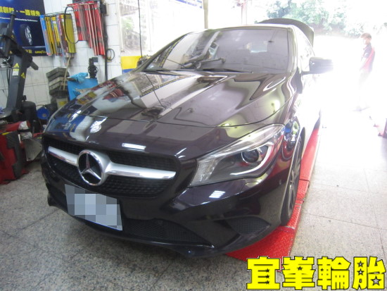 Mercedes-Benz CLA200 SPR金屬氣嘴安裝