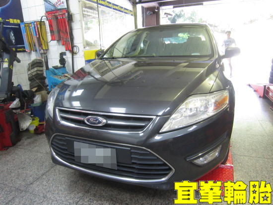 FORD MONDEO TDCI Gooidyear Assurance TripleMax 235/45/17 3D四輪定位