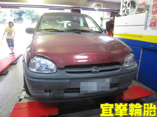 OPEL COSRA Goodyear Assurance DuraPlus 175/70/13 SPR金屬氣嘴安裝 3D四輪定位