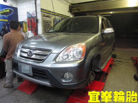 HONDA CR-V 左前煞車分泵跟換 BOHENG陶瓷競技前後來令極致安裝 碟盤車銷研磨