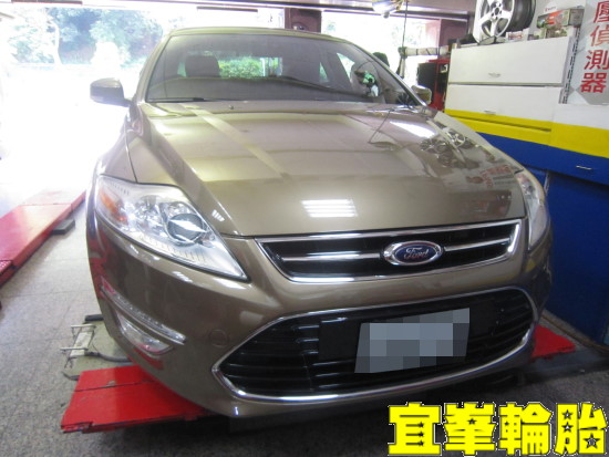 FORD MONDEO TDCI Goodyear ASYM-3 F1 Asymmetric-3 235/40/18 3D四輪定位