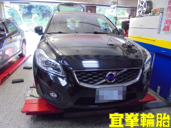 Volvo C30  Goodyear ASYM-2 F1 Asymmetric-2 215/45/17 胎圈最佳化平衡 3D四輪定位