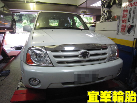 SUZUKI GRAND VITARA Goodyear EfficientGrip SUV 235/60/16 3D四輪定位