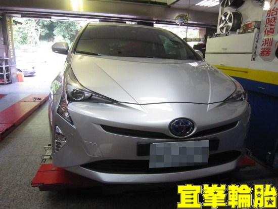 2016 TOYOTA PRIUS 底盤隔音防鏽