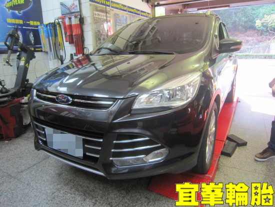 FORD KUGA Goodyear EfficientGrip SUV 235/50/18 ORO W410 TPMS極致安裝 3D四輪定位