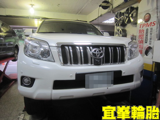 TOYOTA LAND CRUISER PRADO Goodyear EfficientGrip SUV 265/60/18  3D四輪定位