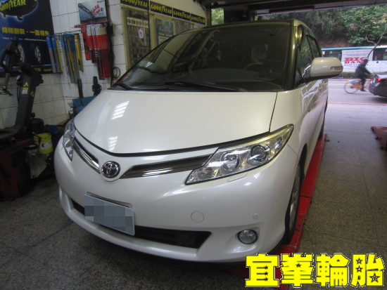 TOYOTA PREVIA 自備避震器跟換 Goodyear EfficientGrip Performance 215/55/17 胎圈最佳化平衡 3D四輪定位