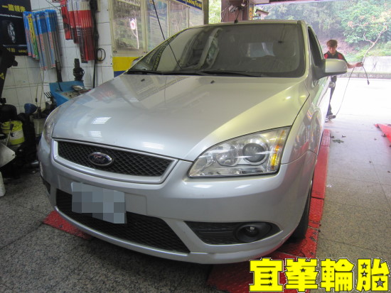 FORD FOCUS TDCI 自備TPMS Goodyear EfficientGrip Performance 205/50/17 胎圈最佳化平衡 3D四輪定位