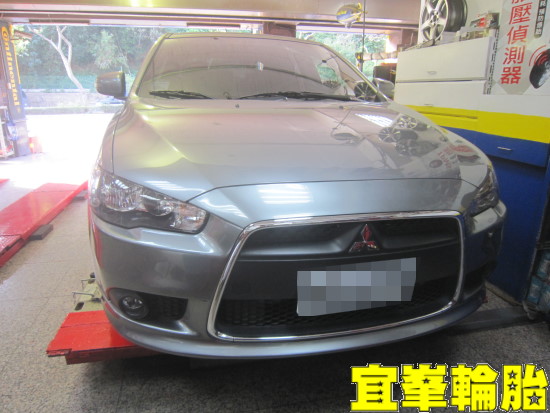 Mitsubishi Lancer Sportback ContiMaxContact™ MC5 225/40/18 3D四輪定位