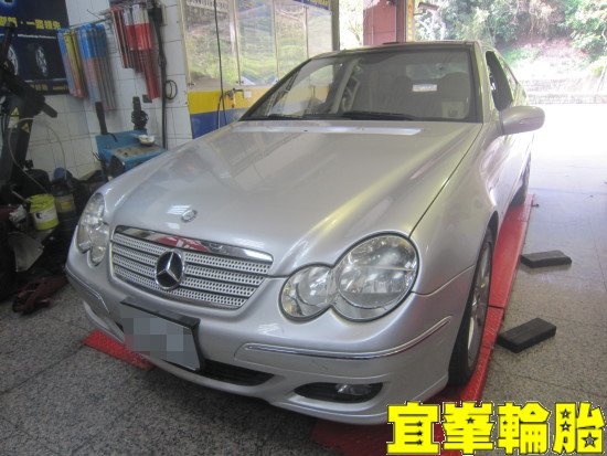 Mercedes-Benz W203 C230  GOODYEAR EfficientGrip Performance 225/45/17 3D四輪定位