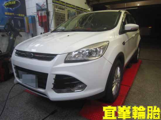 FORD KUGA Goodyear Assurance FUEL MAX AW 235/55/17 3D四輪定位