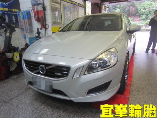 VOLVO V60 自備AP六活塞卡鉗跟換
