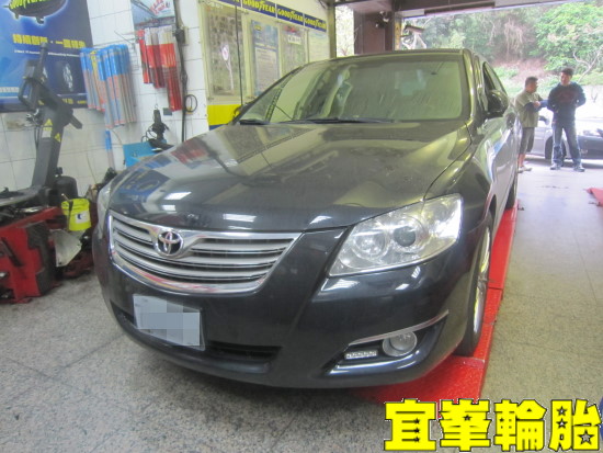TOYOTA CAMRY SELENIA 10W40 引擎油底殼漏油維修
