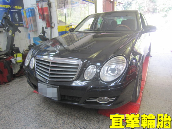 Mercedes-Benz W211 E350 CSC3  265/35/18 3D四輪定位