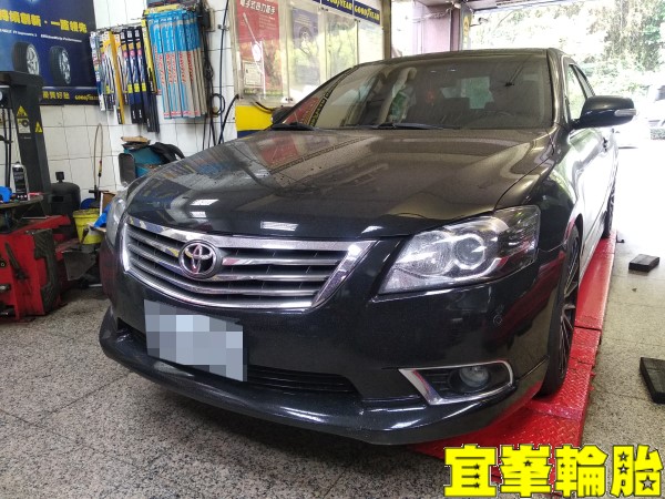 TOYOTA CAMRY 高速煞車抖動 BOHENG陶瓷競技前來令極致安裝 碟盤車銷研磨