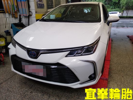 Toyota Corolla Altis hybrid Ravenol EFS 0W20 輪胎對調