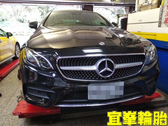 Mercedes-Benz E400 W238  自備胎圈安裝 3D四輪定位