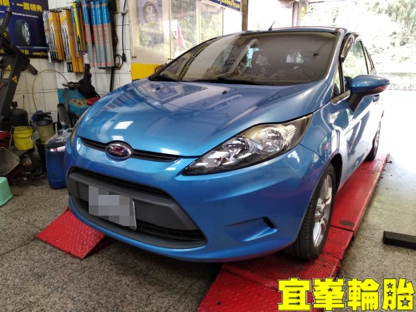 FORD FIESTA KYB New SR 藍筒避震器安裝 3D四輪定位 BOHENG陶瓷競技前來令極致安裝