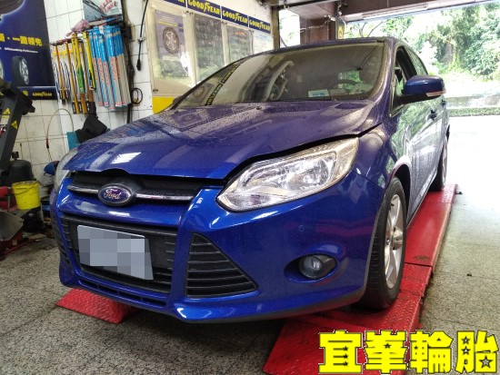 FORD FOCUS Yokohama AE01F 205/55/16 3D四輪定位
