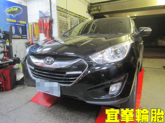 Hyundai ix35  Goodyear EfficientGrip SUV 225/60/17 ORO W410 TPMS極致安裝 3D四輪定位