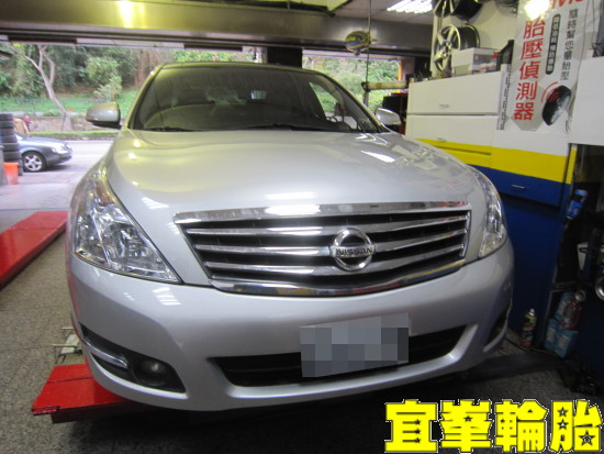 NISSAN TEANA GOODYEAR EfficientGrip Performance 215/55/17  3D四輪定位