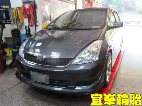 TOYOTA WISH 自備機油保養 Goodyear Assurance TripleMax 215/45/17 3D四輪定位