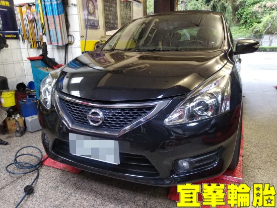 NISSAN TIIDA ENKEI SM-88 Goodyear EfficientGrip Performance 215/50/17 ORO W417 3D四輪定位