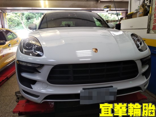Porsche Macan Goodyear Eagle F1 Asymmetric 3 SUV 235/55/19 255/50/19 胎圈最佳化平衡 3D四輪定位