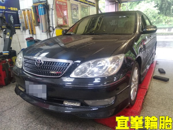 TOYOTA CAMRY SELENIA 5W50 輪胎對調