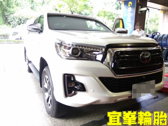 TOYOTA HILUX  ORO W417 螢幕安裝