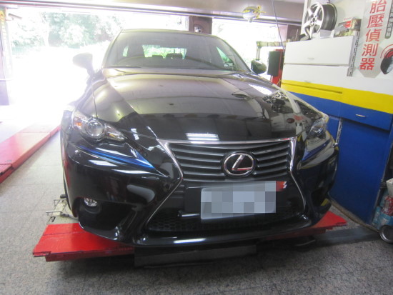Lexus IS200t Goodyear ASYM-3 F1 Asymmetric-3 225/45/17 3D四輪定位