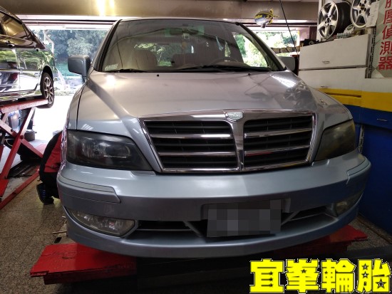 Mitsubishi SAVRIN  Goodyear EfficientGrip Performance 215/50/17 3D四輪定位
