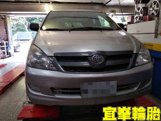 TOYOTA INNOVA SELENIA 10W40 Goodyear Assurance triplemax 205/65/15 3D四輪定位