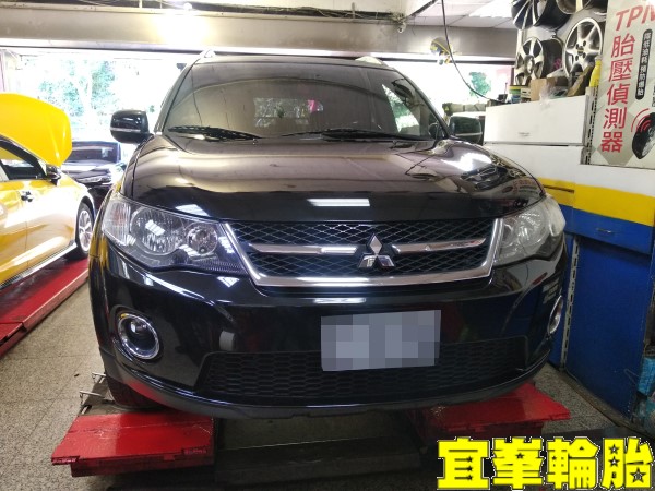 Mitsubishi Outlander Continental PremiumContact6 PC6 225/55/18 3D四輪定位