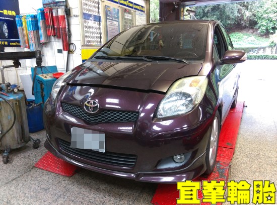TOYOTA YARIS SELENIA 5W40  輪胎對調