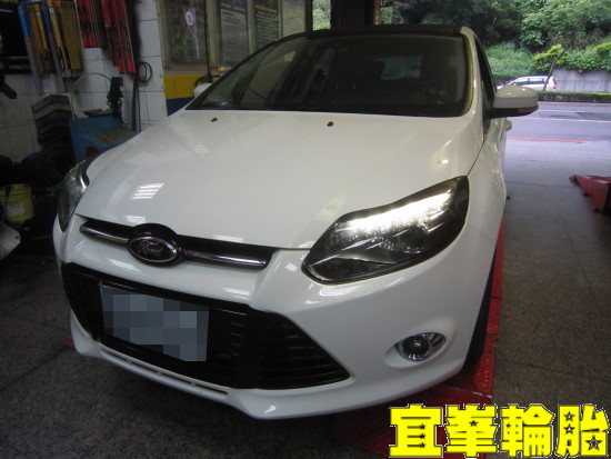 FORD FOCUS TDCI 輪胎螺絲跟換