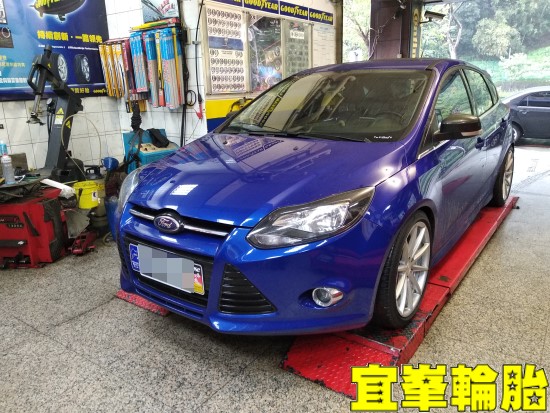 FORD FOCUS  自備鋁圈跟換